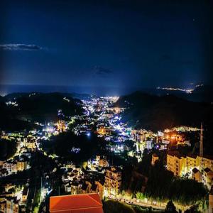 Girlfriend (feat. Janax) (Explicit)