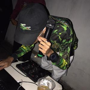 Glock Do Pentão (feat. MC Rogê & MC RF) (Explicit)