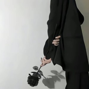 麦恩莉封面