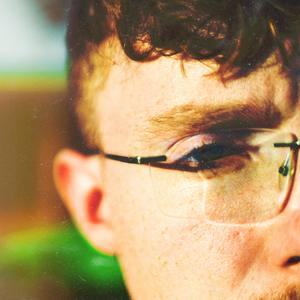 Regard insistant (Explicit)