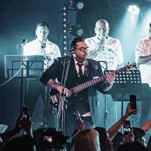 Intro / Dale Mambo / A Lo Oscuro