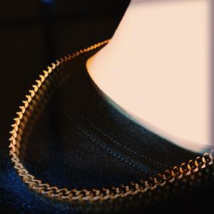 GOLD CHAIN (feat. FYFY) (Explicit)