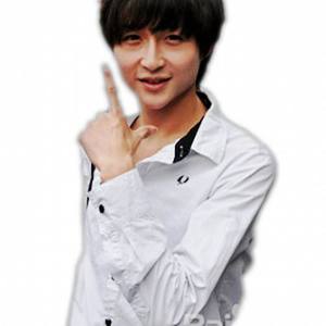 我该爱你还是她