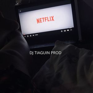 ELAS TÃO JOGANDO