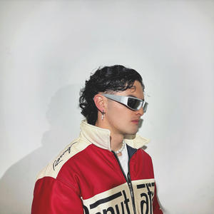 Me Desprogramas (feat. Saray) (Explicit)