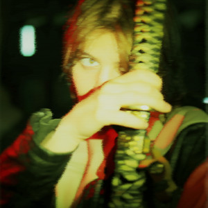 Воспламенять