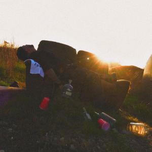 DIRTY MONEY (feat. Blezzus) (Explicit)