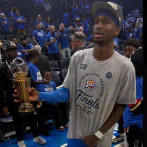 On Hots (feat. Swervo) (Explicit)