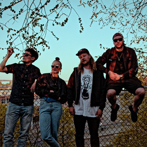 Katto auki(feat. Ikki Elise, Kalle Kinos & Haamu)