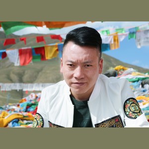 雄伟的布达拉 向巴达吉