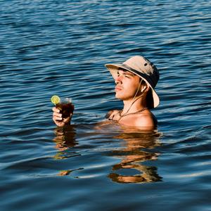 LO QUE PASA ES DISTINTO