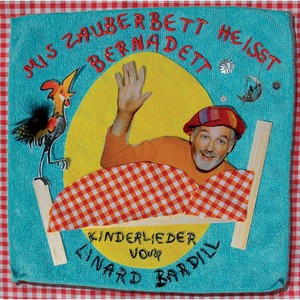 Stoht en Baum vor em Huus