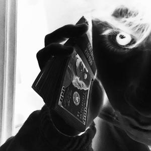 easy (feat. axxad) (Explicit)