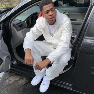 Vibe On The Moon Interlude (Explicit)