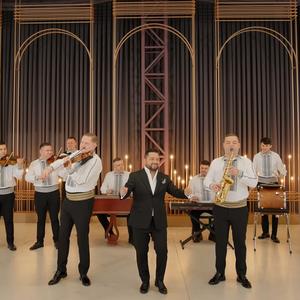 Cristi Nuca & Orchestra Moldovlaska (Nimeni nu-i nemuritor)
