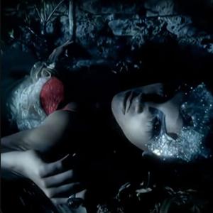 white dress (feat. h3artch3rades) (Explicit)