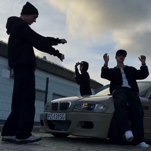 CZUJĘ SIĘ JAK OBCY (Explicit)