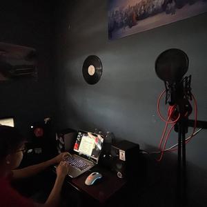 Mala mia (feat. Yung Drkx)