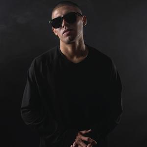 Por el Barrio Me Miran Loco (Explicit)