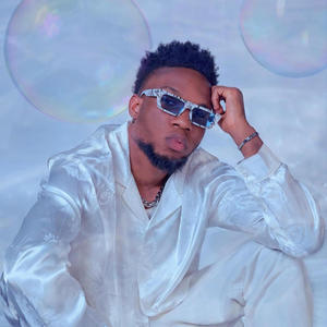 Bad girl (feat. Dezya) (Explicit)