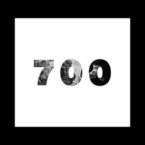 700