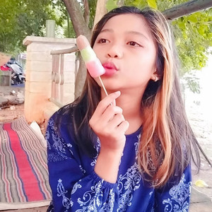 Anak perempuanku yang cantik