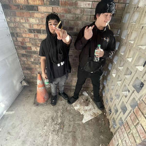 Catch a hat (feat. Walkthruuro) (Explicit)