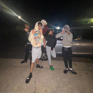 She think ima thug cuz i rap (Explicit)