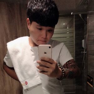 江湖一笑抿恩仇