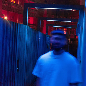 Under Solen (Explicit)