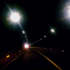 《sitting here in silence(on my own)》