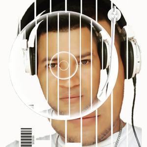 CON LA FRENTE EN ALTO (Explicit)