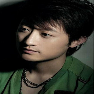 甘洒热血写春秋