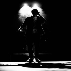 Två Steg (feat. Charlie Agerstig, Jenny Larsson & Brok3nsouls) (Explicit)