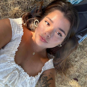 Beach bum (Explicit)