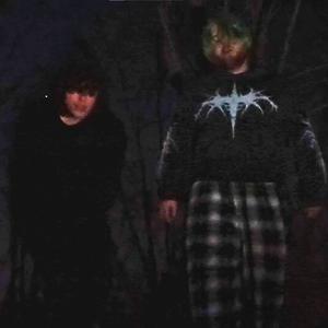 Leże na glebie (Explicit)