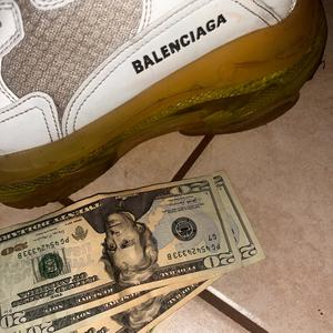 Rockin Balencis! (feat. malibuu) (Explicit)