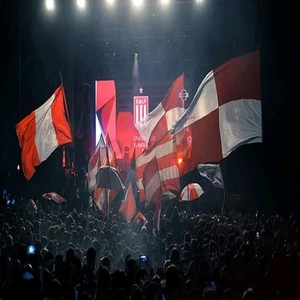 Como Guerreros(feat. Carlos Salvador Bilardo)