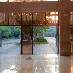 Emani Adaganu (Live)