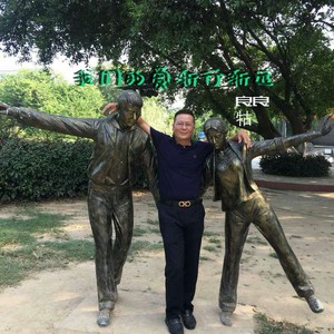 我们的爱渐行渐远 (伴奏)