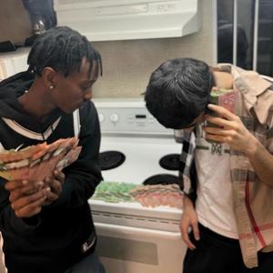 Moving (feat. Teo Laza) (Explicit)