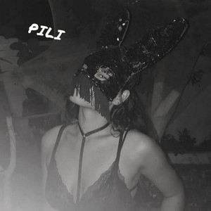 Pili
