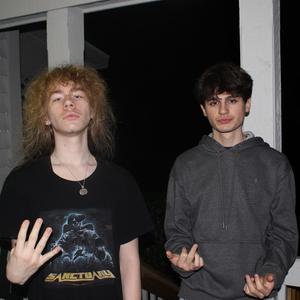 Buttcheeks - drank (Explicit)