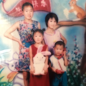 我有三个姐姐伴奏 (伴奏)