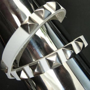 2 the side (Explicit)