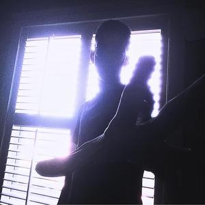 Leave Me (feat. Mosley)