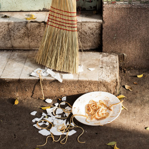 El Muerto Al Hoyo (Versión Acústica)