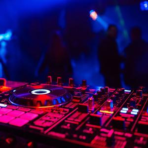 Solo Baila (Beat De Reggaeton Instumental)