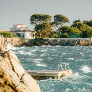 我讨厌昨天和明天只喜欢今天