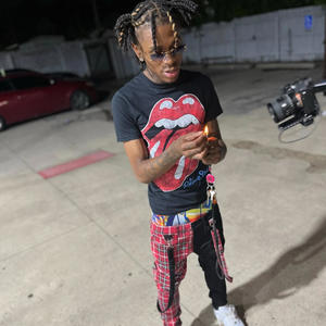 9s Glocks FNs (Keep My Weapon) (Explicit)